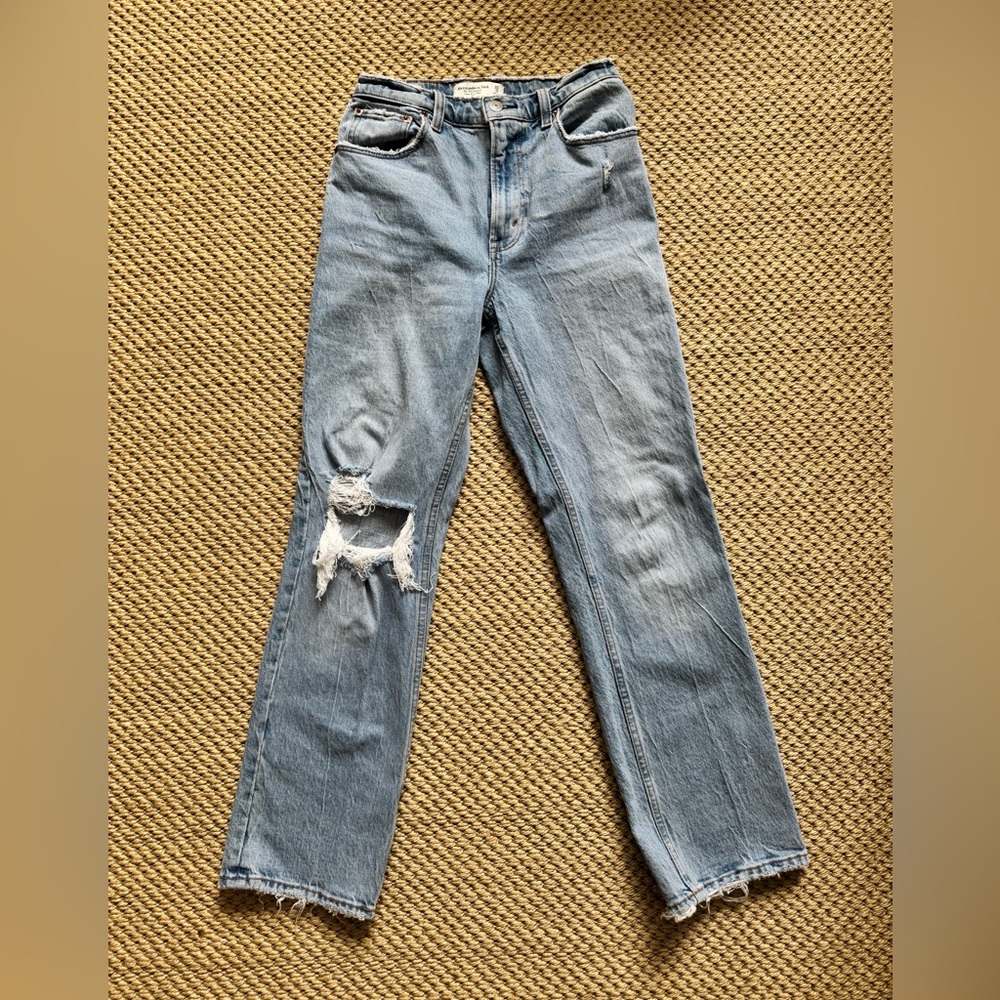Abercrombie & Fitch ‘90s straight ultra high rise Jean | 25/0 Short